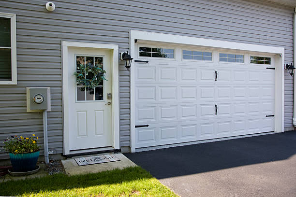 24/7 Emergency Garage Door Roller Replacement experts in Llano, TX